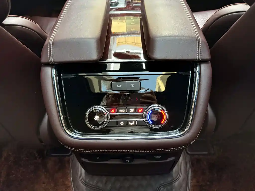 Lincoln Navigator — миниатюра 16