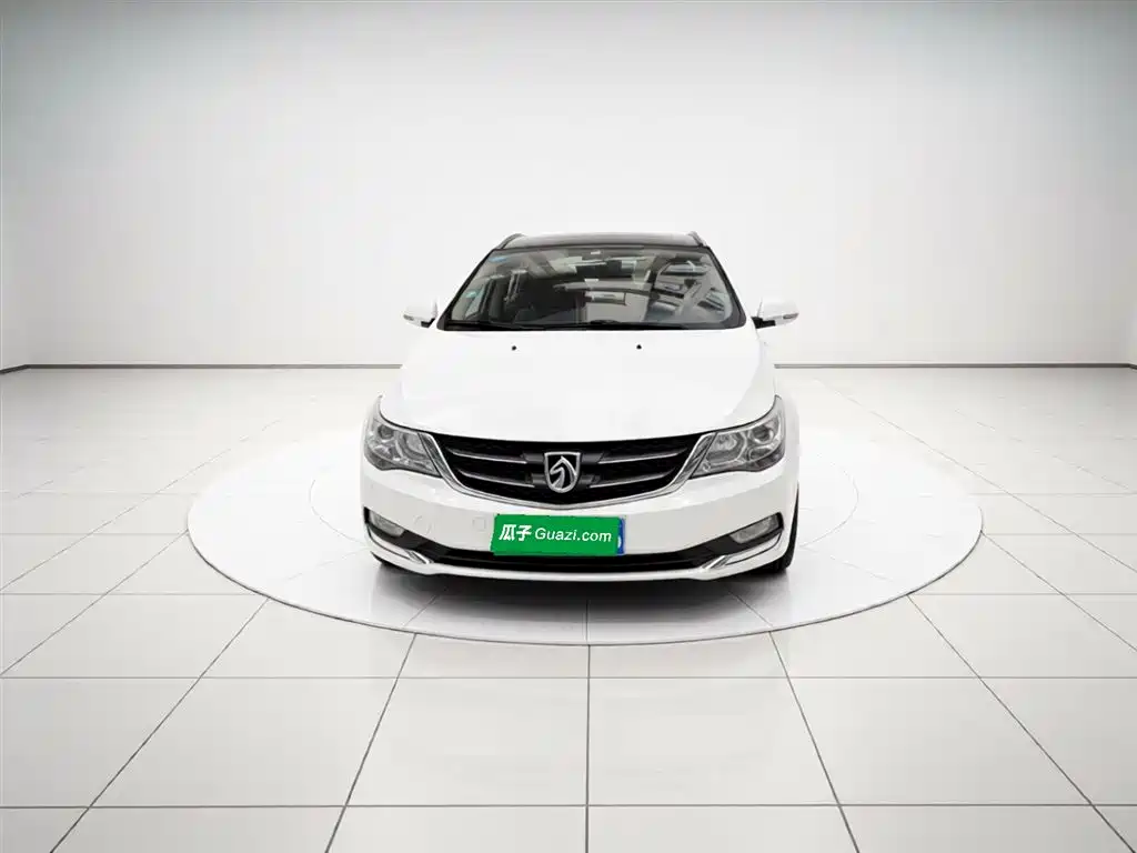 Baojun 730 2016 1.5L MT Comfort 7 мест V