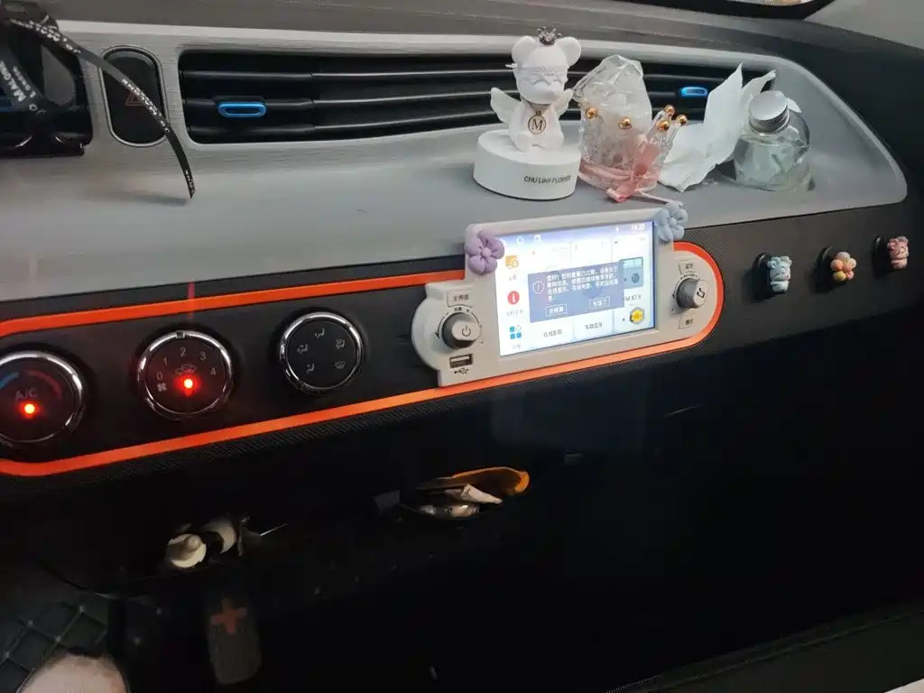 Wuling MINIEV — миниатюра 9