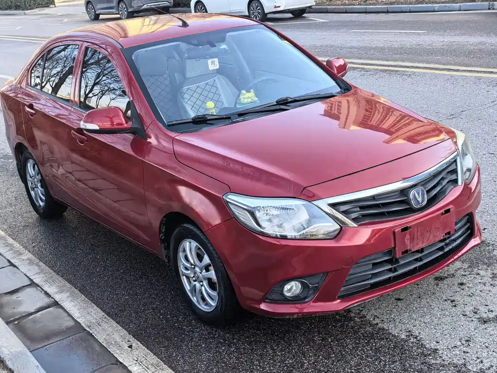 CHANGAN YUEXIANG V3