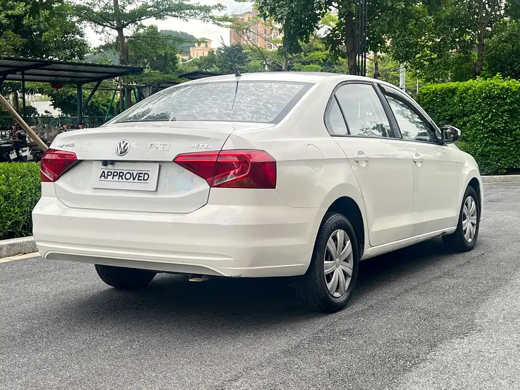 Volkswagen Jetta — миниатюра 5