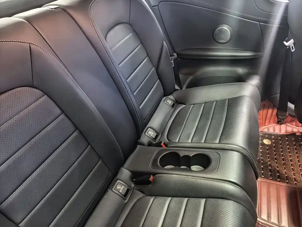 Mercedes-Benz C-Class (Import) — миниатюра 7