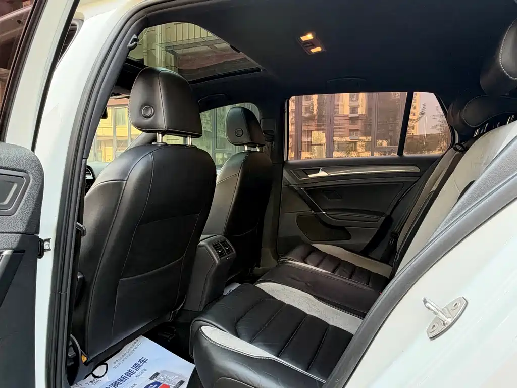 Volkswagen Golf — миниатюра 8