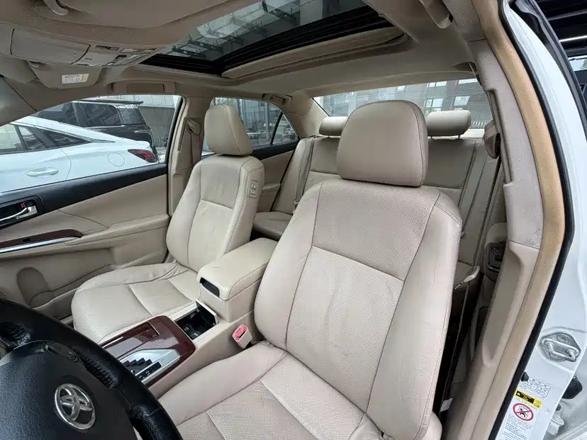 Toyota Camry — миниатюра 20