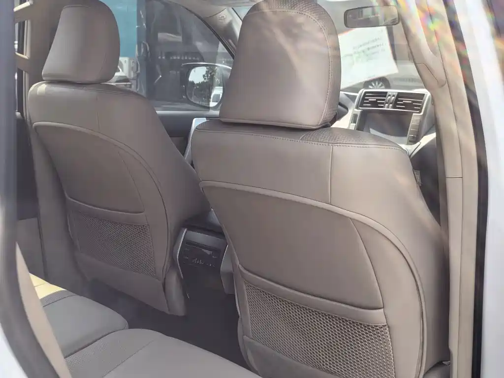 Toyota Prado — миниатюра 13