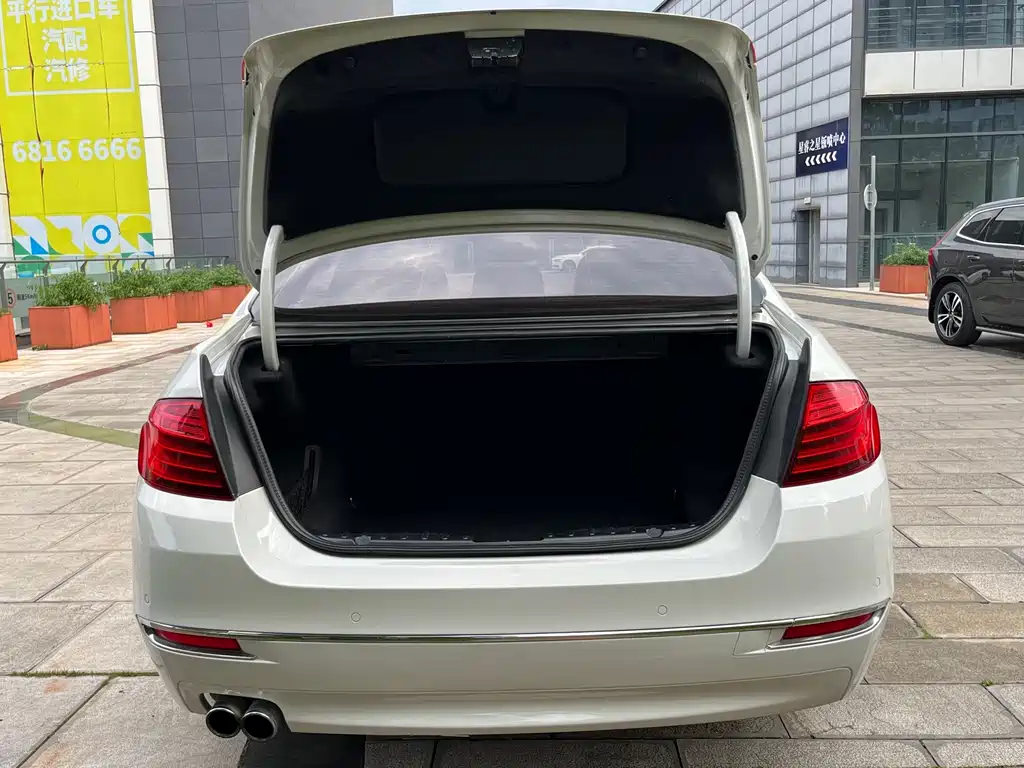 BMW 5 Series — миниатюра 25