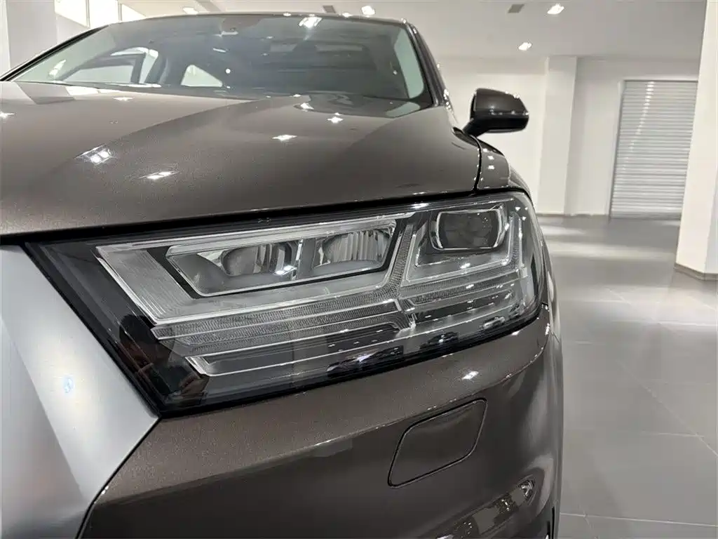 Audi Q7 — миниатюра 13