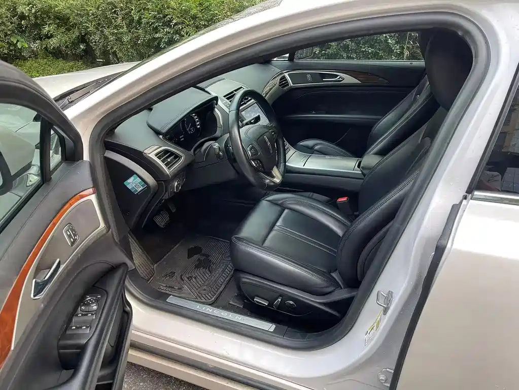 Lincoln MKZ — миниатюра 9