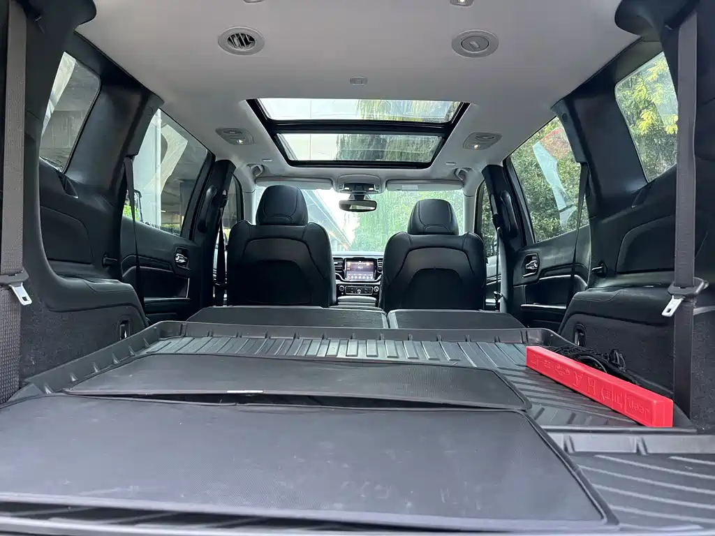 Jeep Grand Commander — миниатюра 12