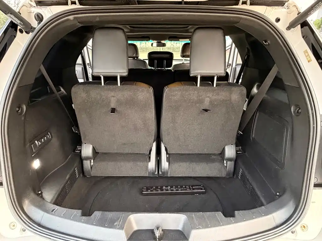 Ford Explorer (Import) — миниатюра 18