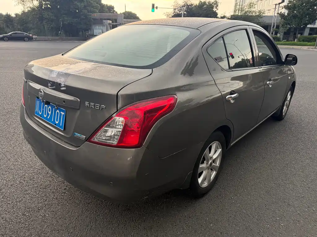 Nissan Sunny — миниатюра 6