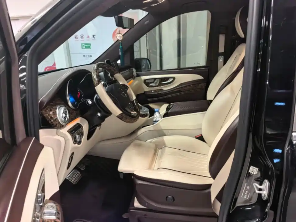 Mercedes-Benz V-Class — миниатюра 2