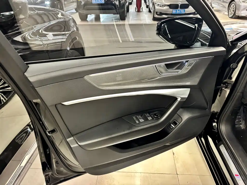 Audi A6L — миниатюра 6