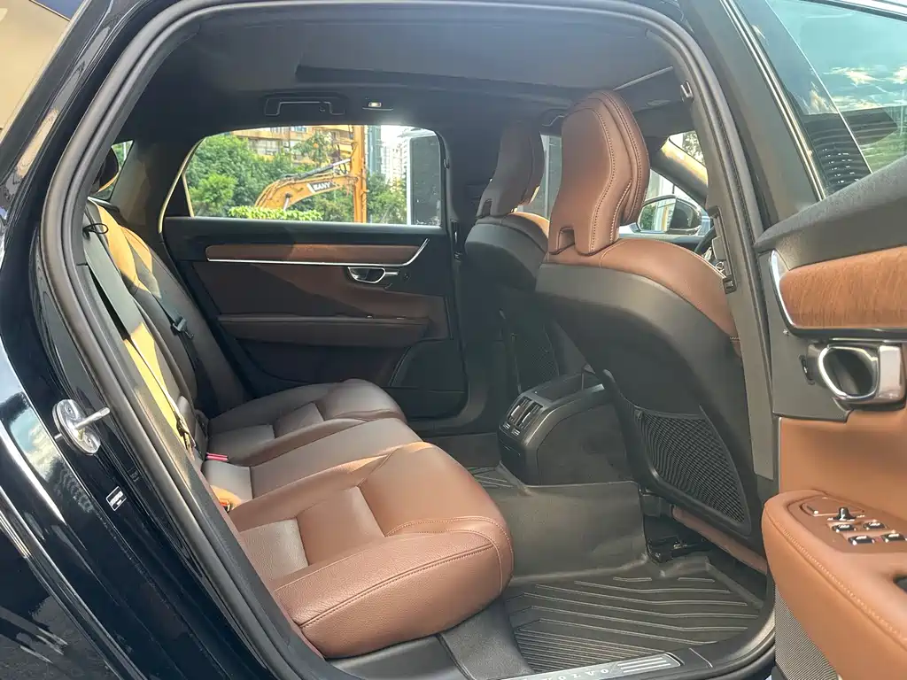 Volvo S90 — миниатюра 18