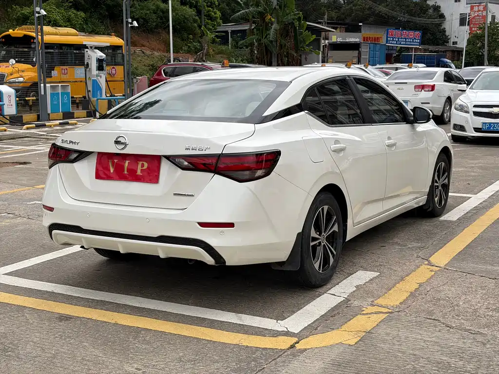 Nissan Sylphy — миниатюра 7