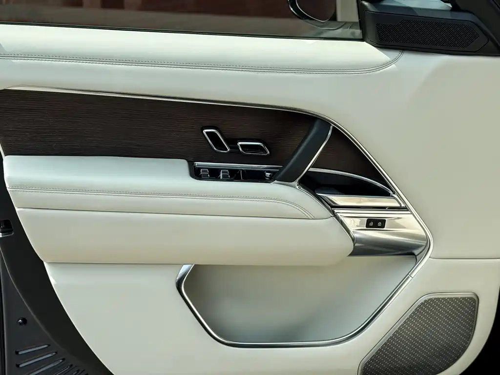 Land Rover Range Rover — миниатюра 5