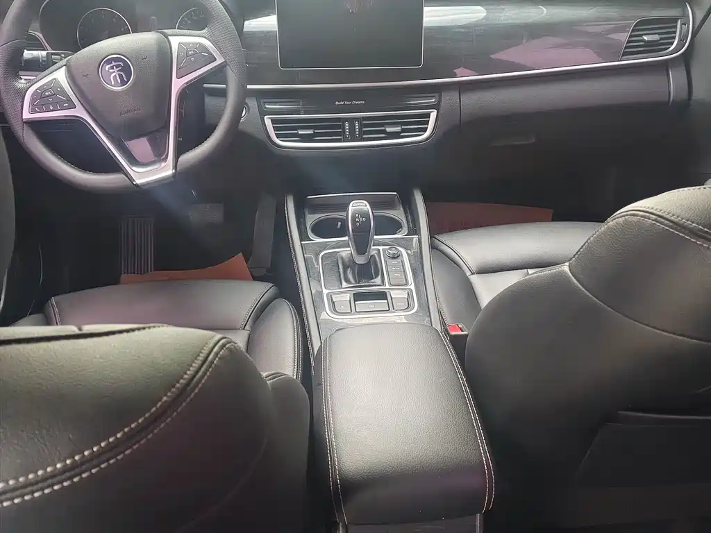 BYD MAX — миниатюра 10