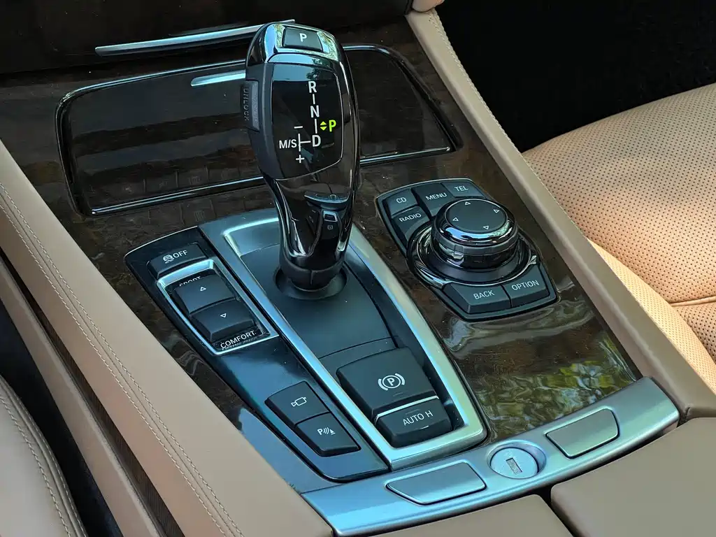 BMW 7 Series — миниатюра 22