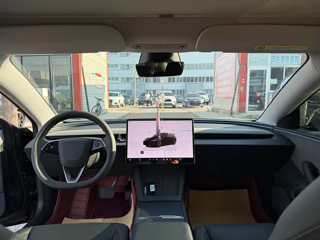 Tesla Model 3 — миниатюра 11