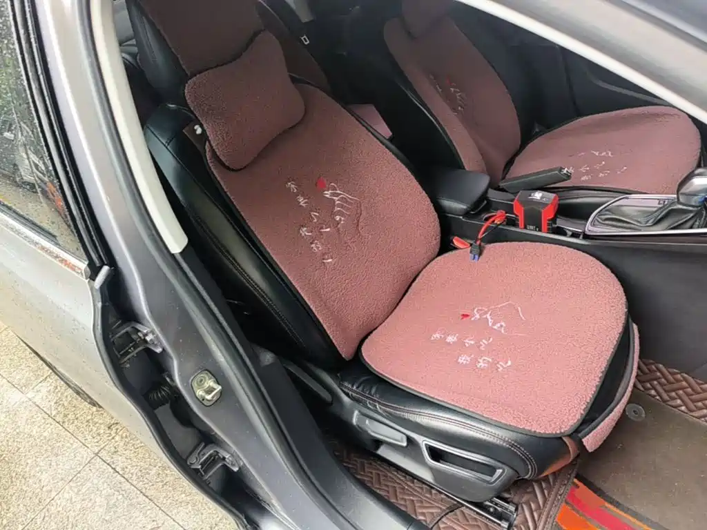 Peugeot 308 — миниатюра 25