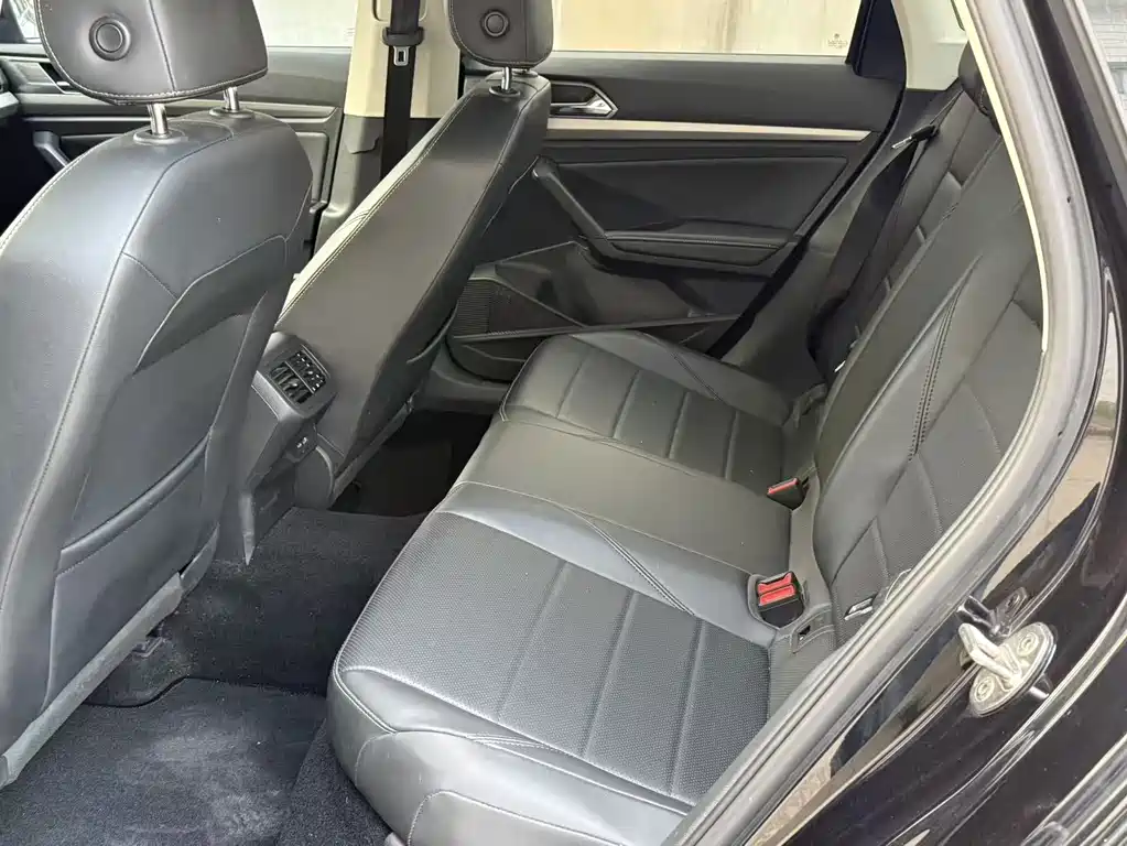 Volkswagen Lavida — миниатюра 6