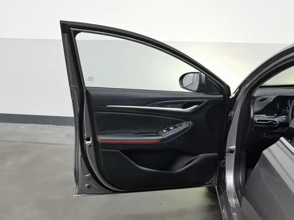 Changan Eado — миниатюра 8