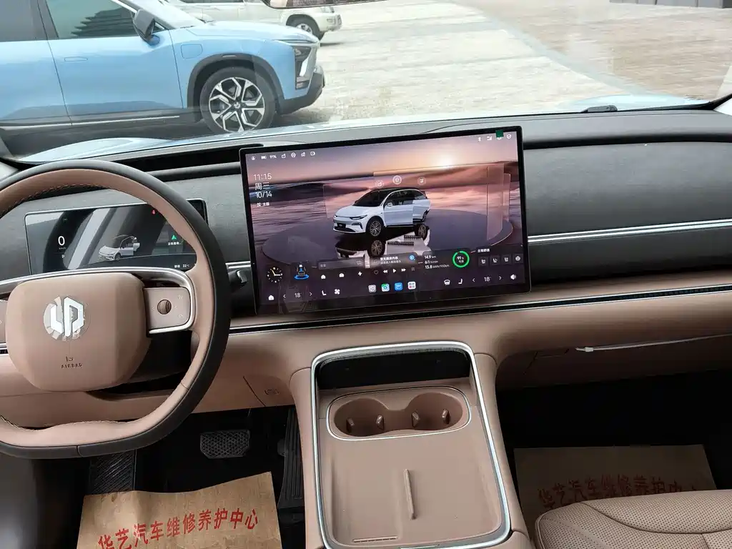 Leapmotor Leapmotor C11 — миниатюра 6