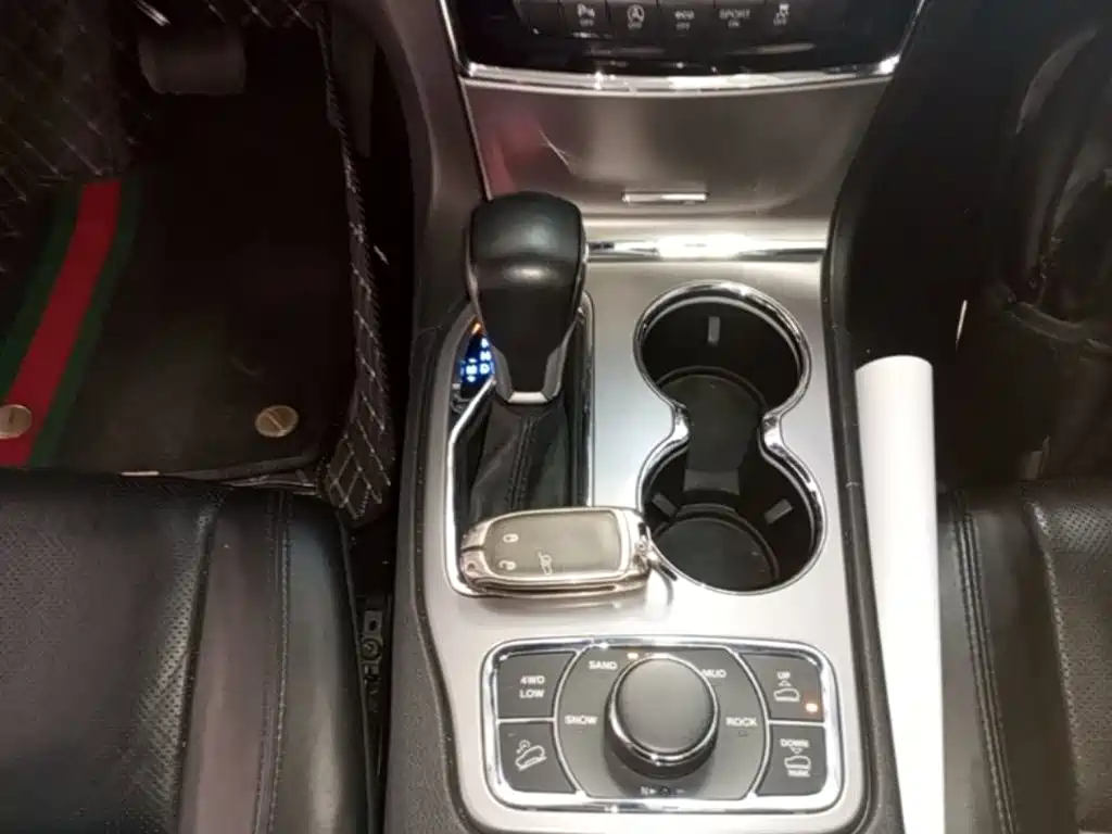 Jeep Grand Cherokee (Import) — миниатюра 14