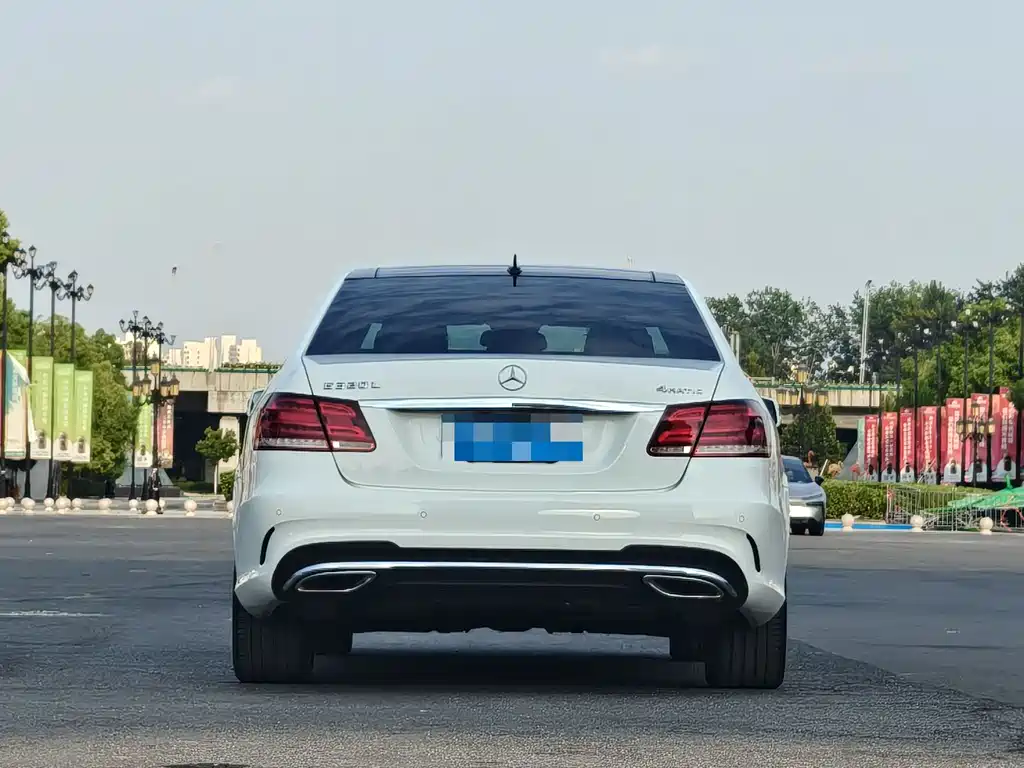 Mercedes-Benz E-Class — миниатюра 3