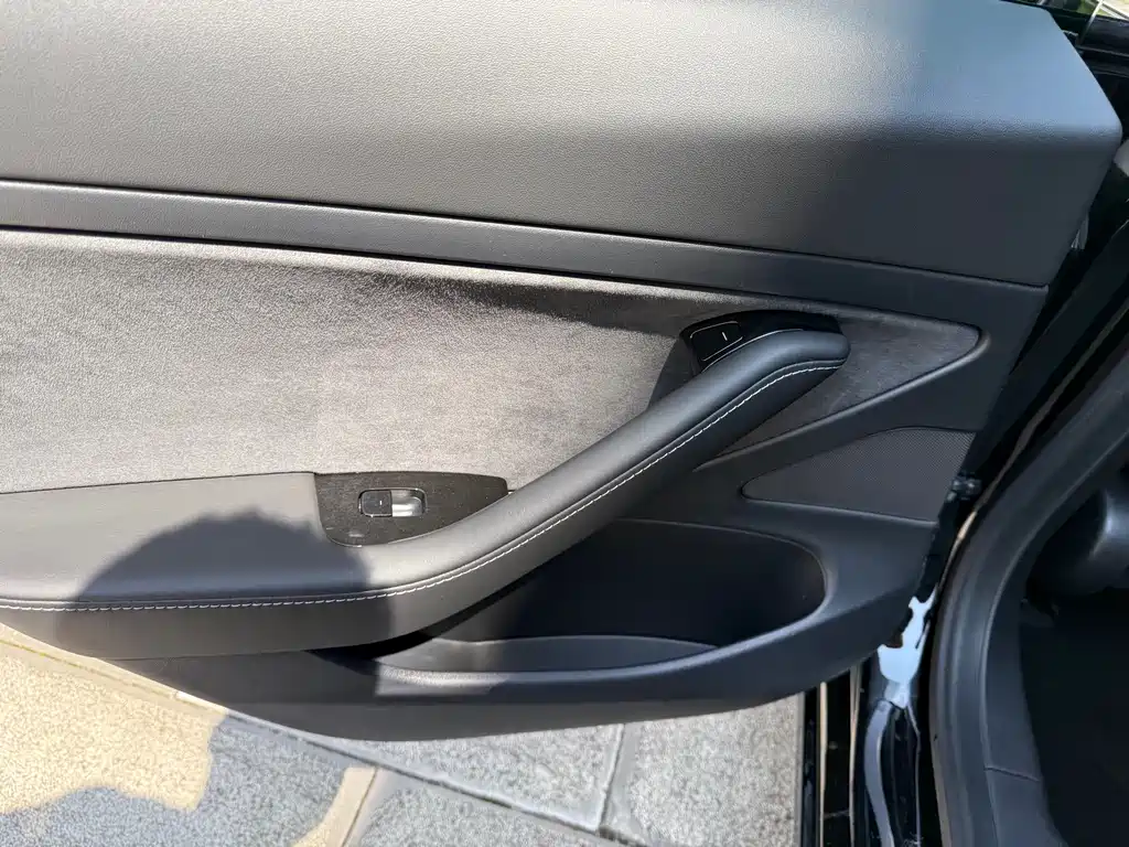 Tesla Model 3 — миниатюра 29