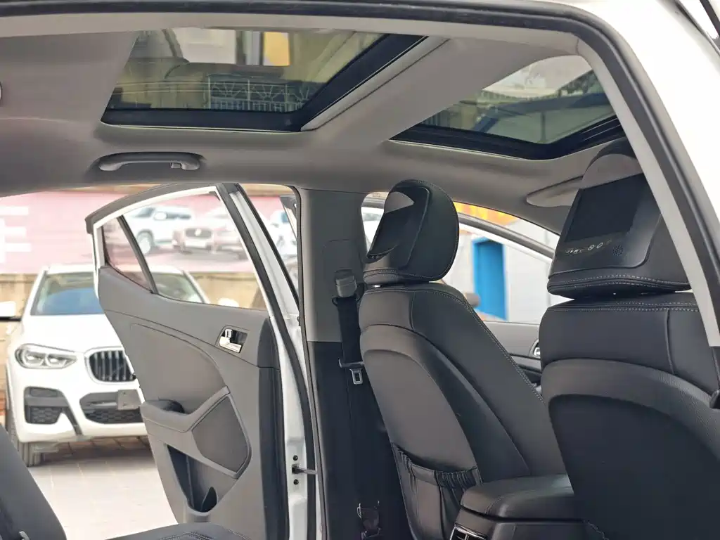 Kia K5 — миниатюра 15