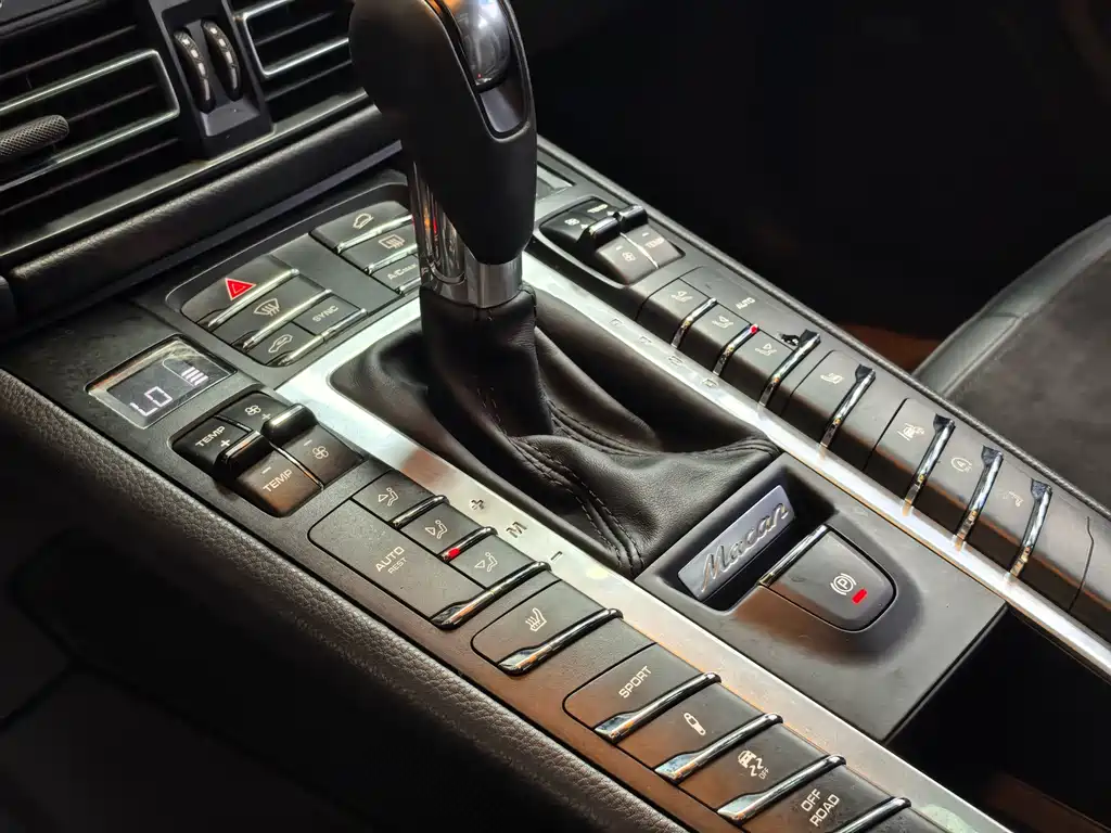 Porsche Macan — миниатюра 10