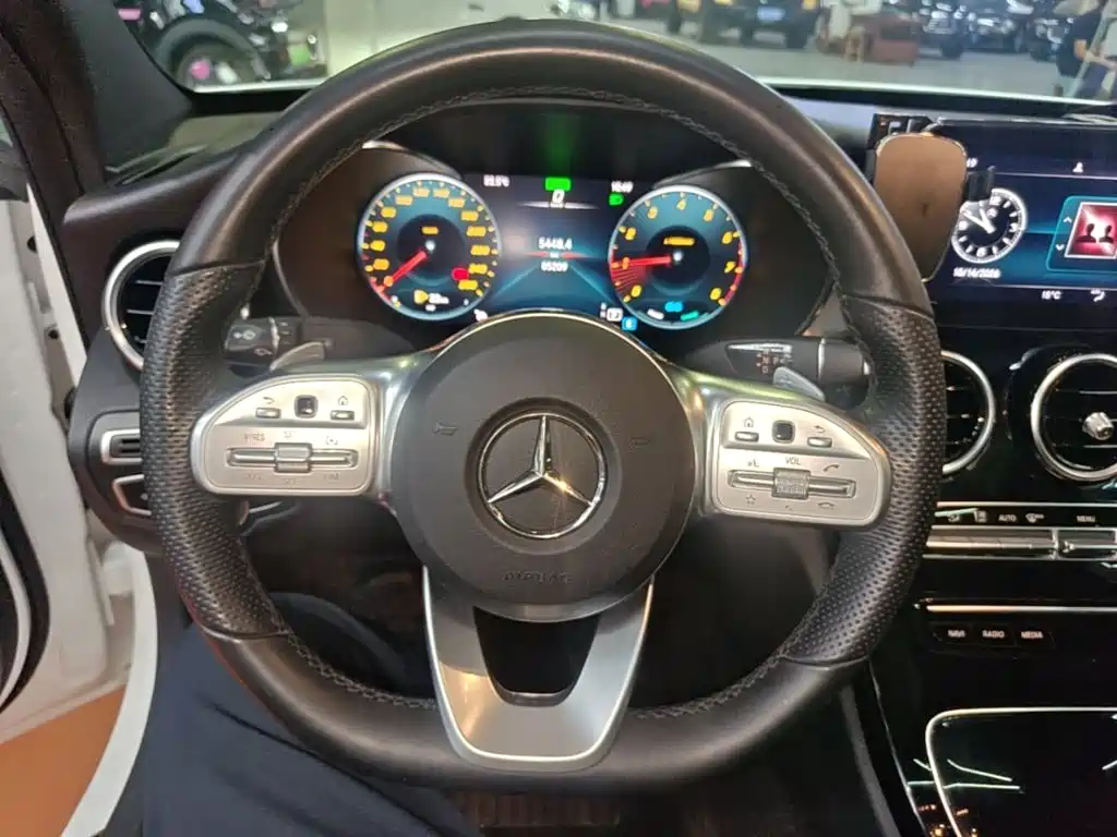 Mercedes-Benz C-Class — миниатюра 11