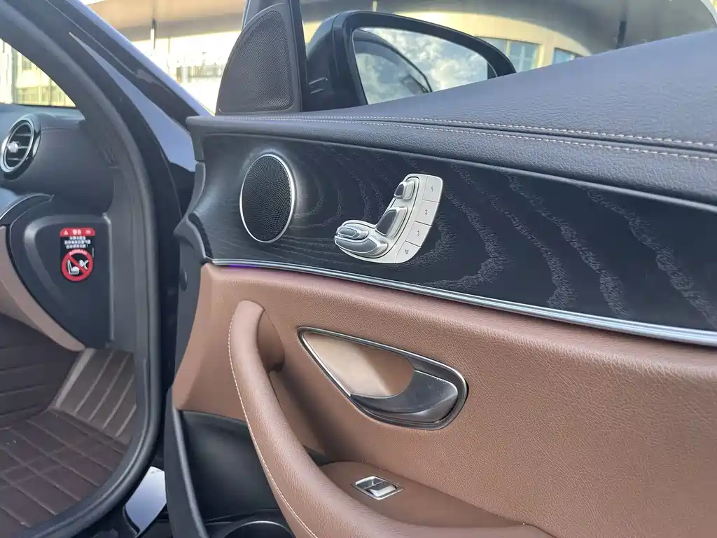 Mercedes-Benz E-Class (Import) — миниатюра 10