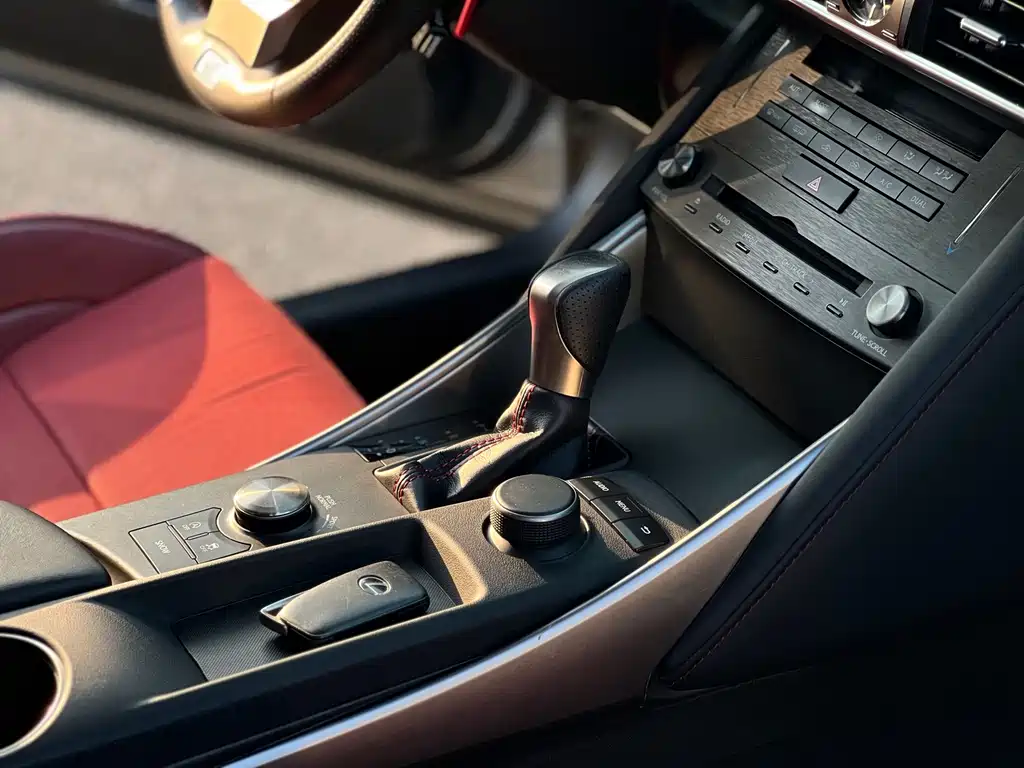 Lexus IS — миниатюра 7