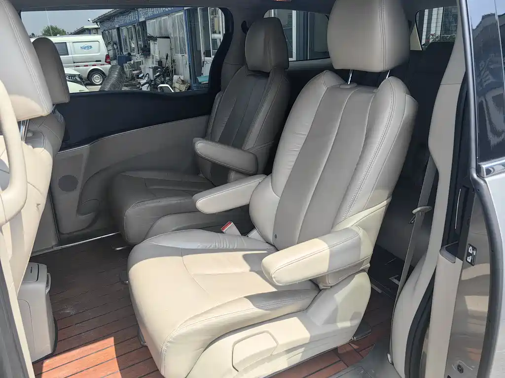 Buick GL8 2017 25S Luxury V