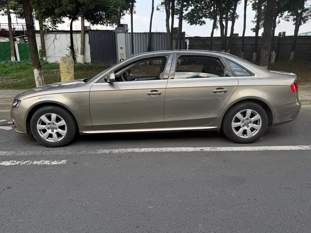 Audi A4L — миниатюра 4
