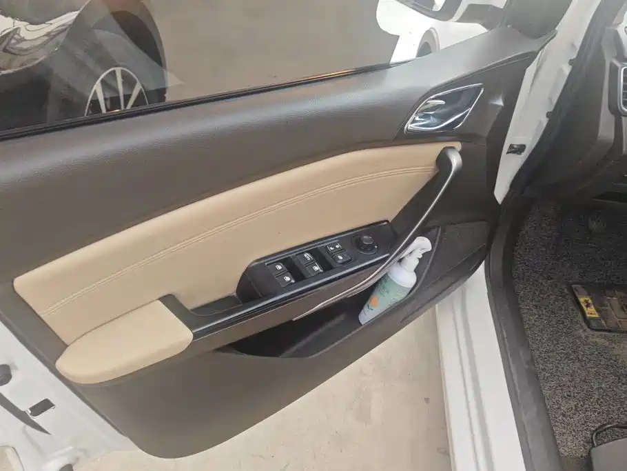 Baojun 310W — миниатюра 7