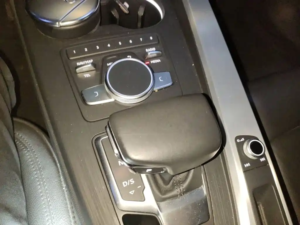 Audi A4L — миниатюра 7