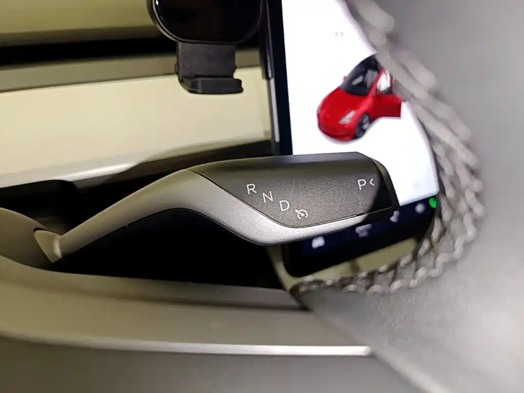 Tesla Model 3 — миниатюра 14