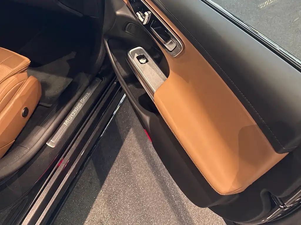 Mercedes-Benz E-Class (Import) — миниатюра 8