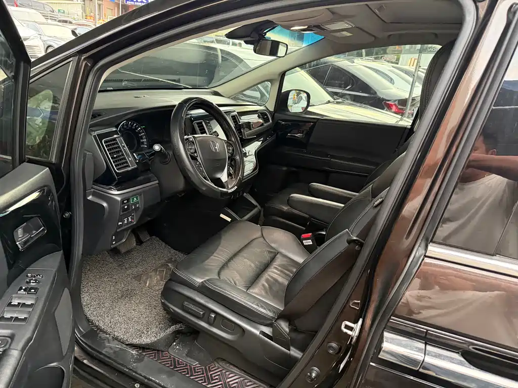 Honda Elysion — миниатюра 2
