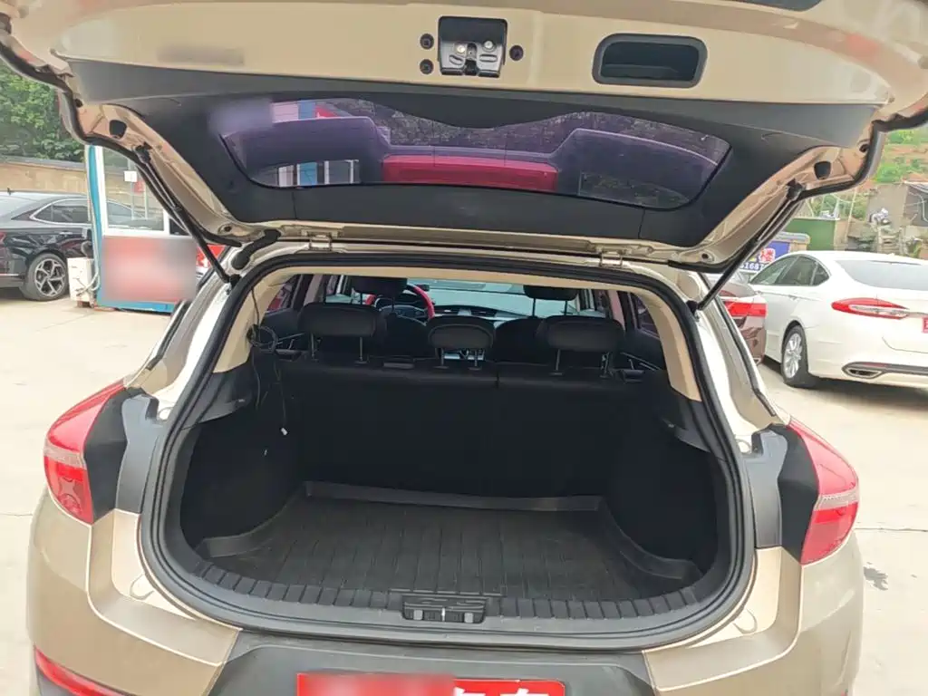 Geely Emgrand GS — миниатюра 19