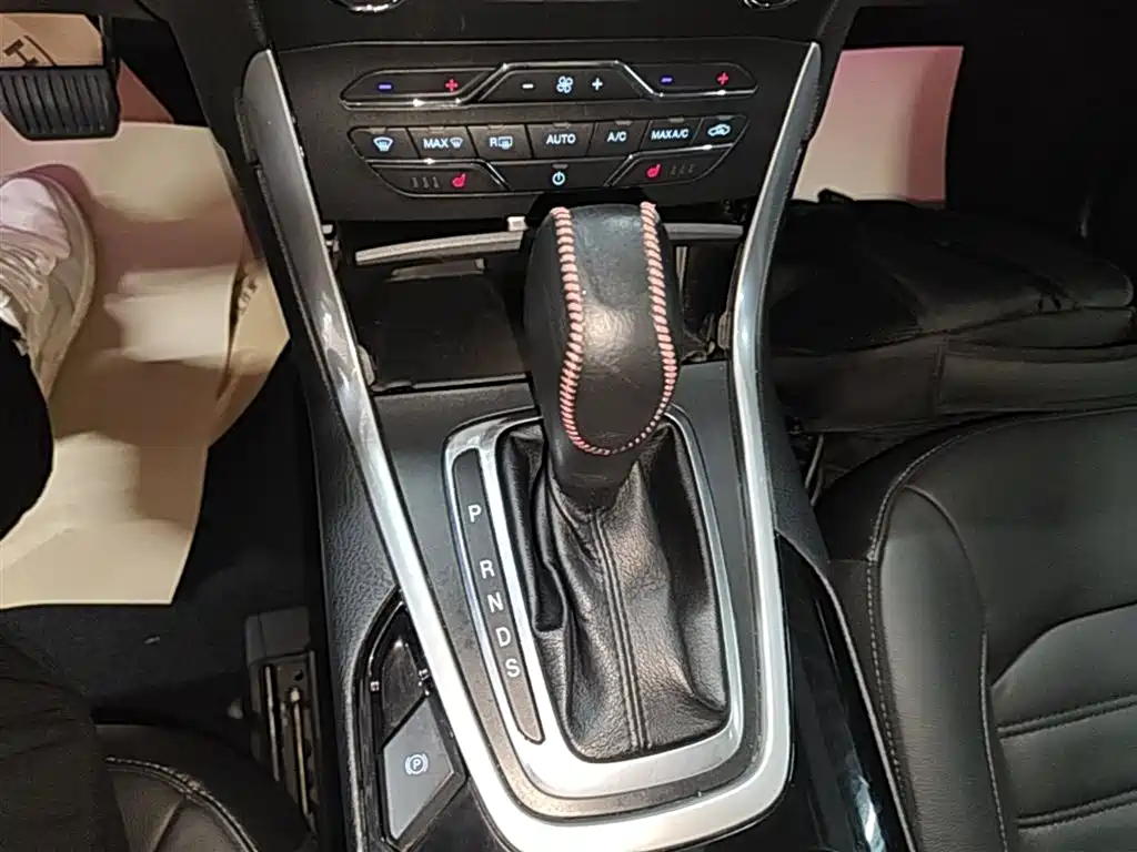Ford Edge 2015 2.0T GTDi