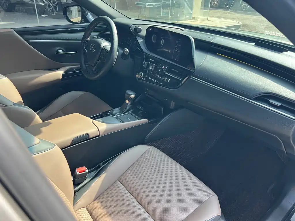 Lexus ES — миниатюра 13
