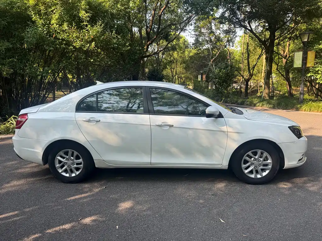 Geely Emgrand — миниатюра 8