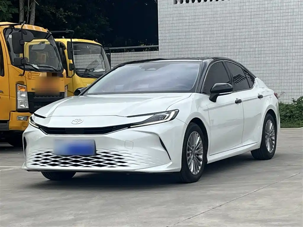 Toyota Camry 2025