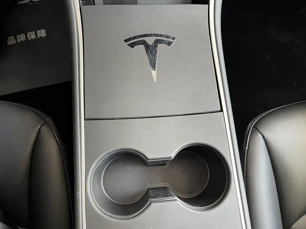 Tesla Model 3 — миниатюра 12