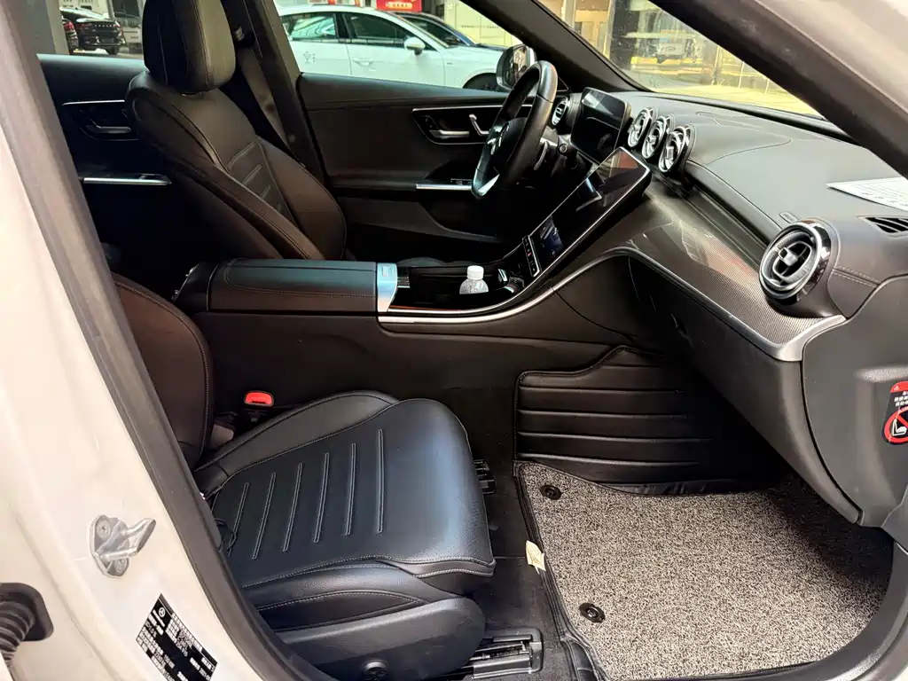 Mercedes-Benz C-Class — миниатюра 10