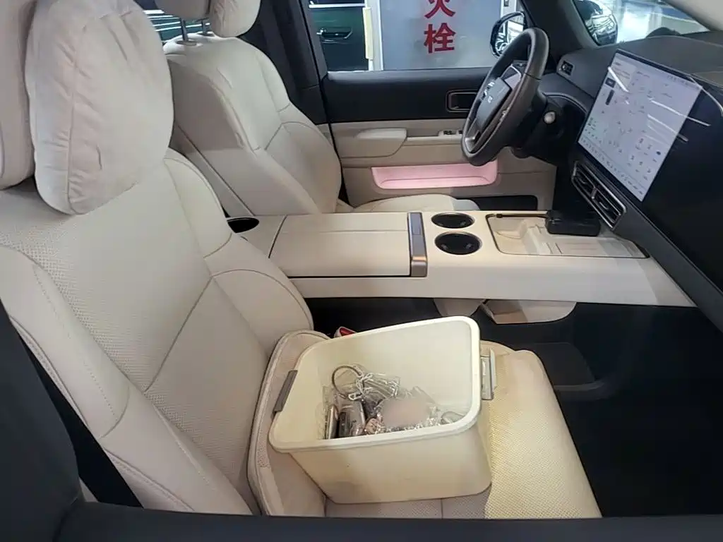 Li Auto Li MEGA — миниатюра 25